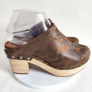 Chelsea & Violet Jana Green Army Camo Wooden Clog Shoe Leather Upper Womens 7M